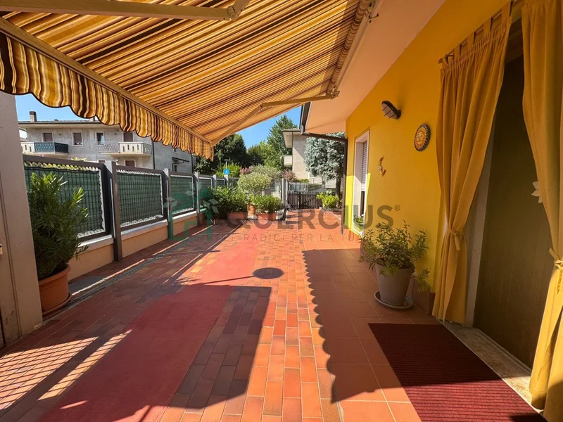 Viale della Libertà, Caldiero, Veneto, Italy. - Photo 4