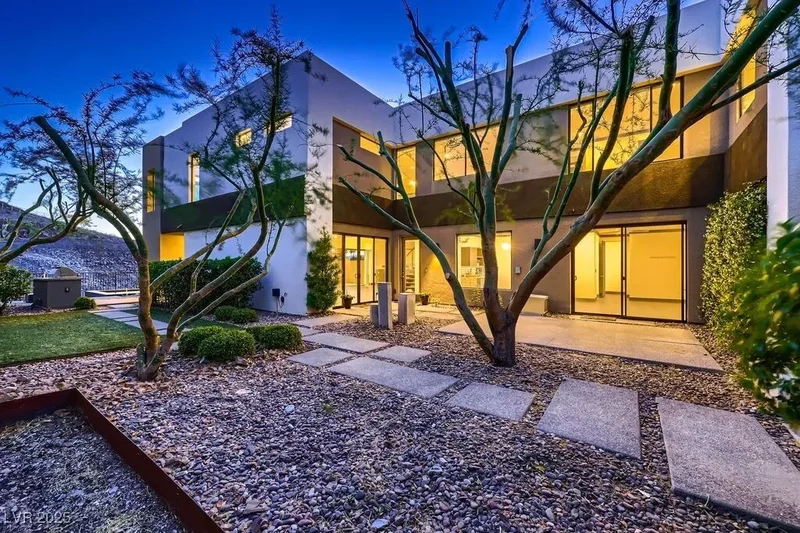 917 Vegas View Drive, Henderson, Nevada, United States. - Photo 53