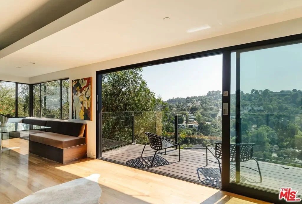 8715 Skyline Drive, Los Angeles, California, United States. - Photo 15