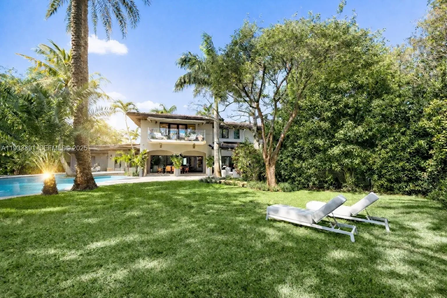 Exterior photo 7