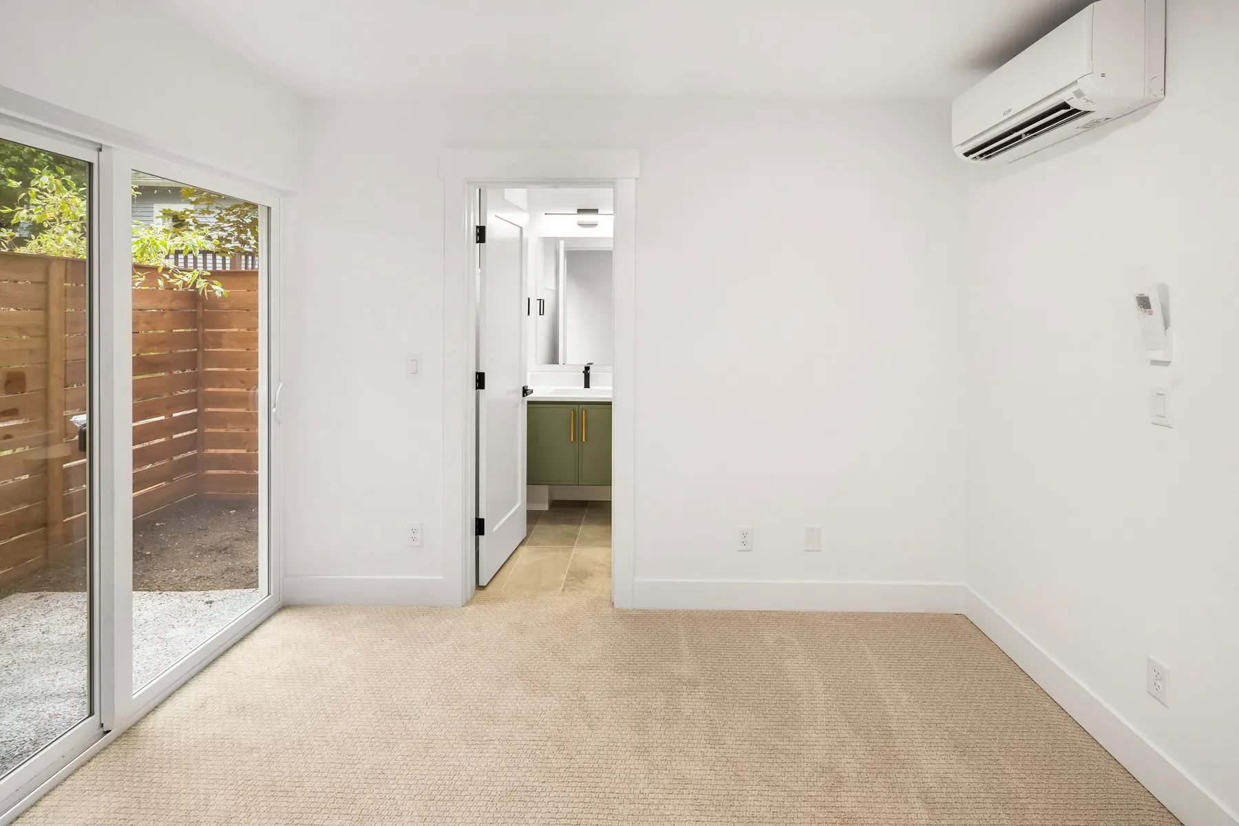 725 18th Ave Unit #C , Seattle, WA 98122, Seattle, Washington, United States. - Photo 2