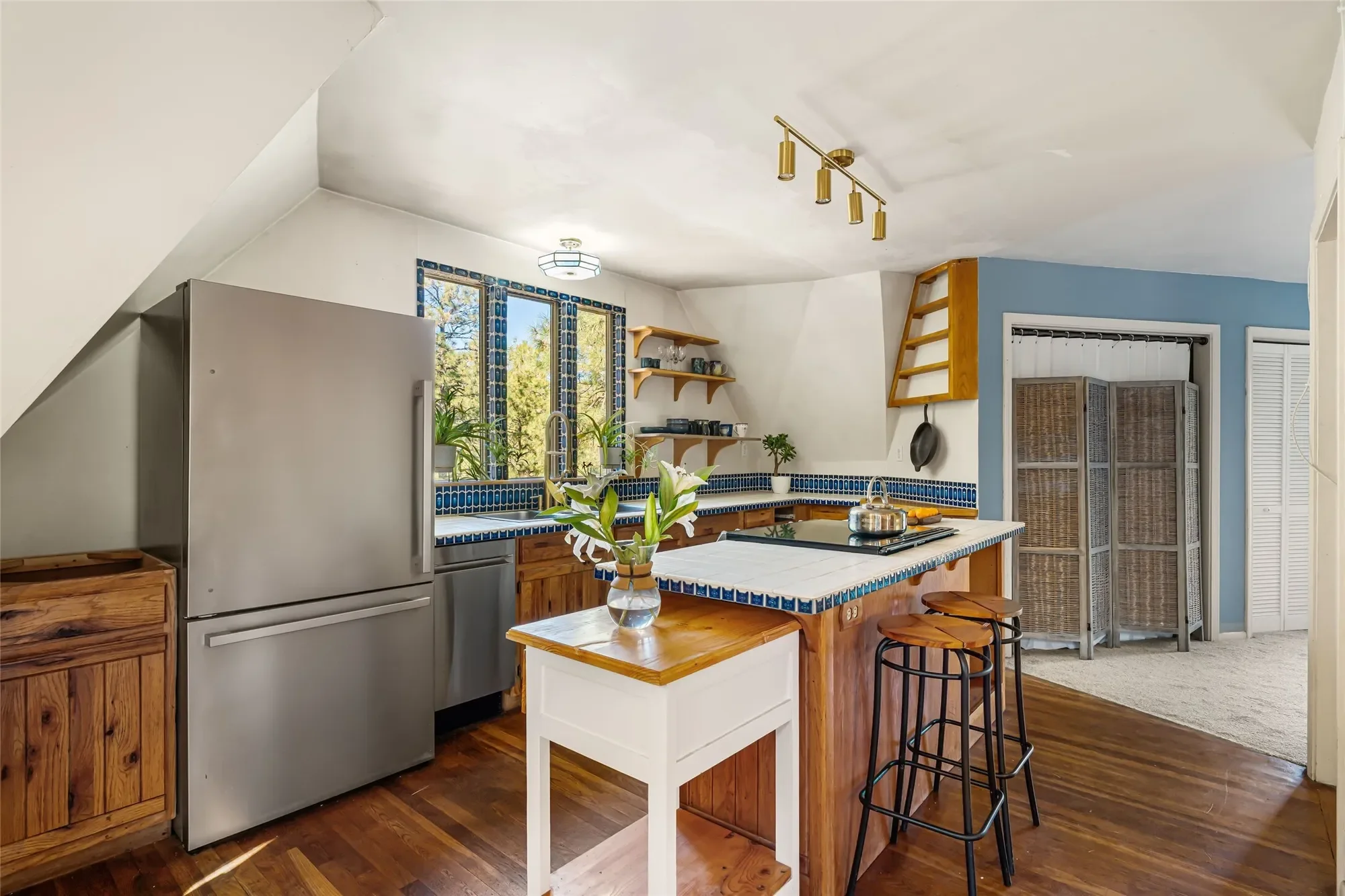 136 Overlook Road, Santa Fe, NM 87505, Santa Fe, New Mexico, United States. - Photo 2