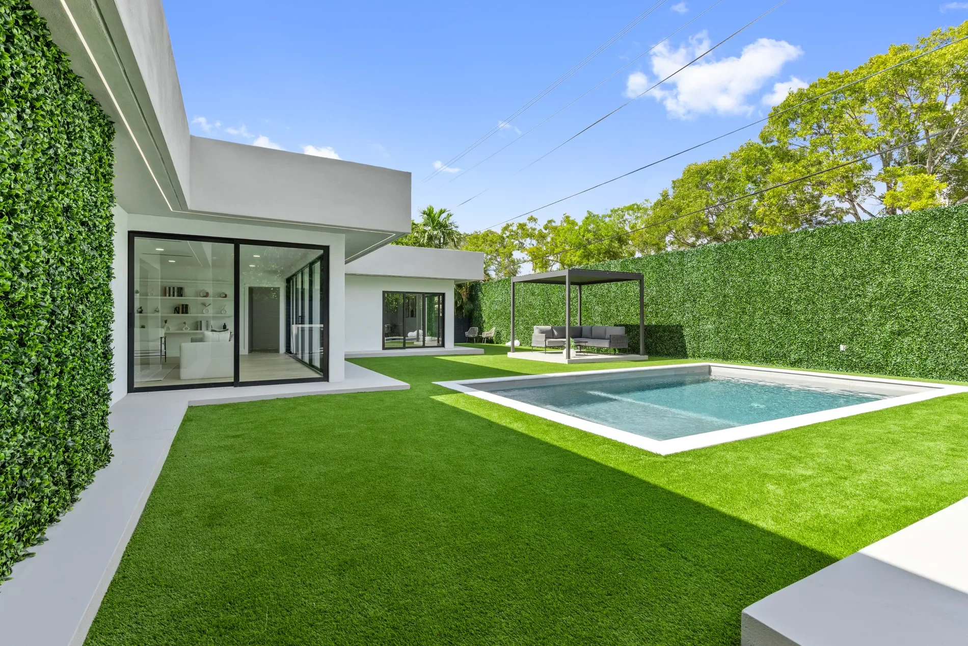 Exterior photo 6