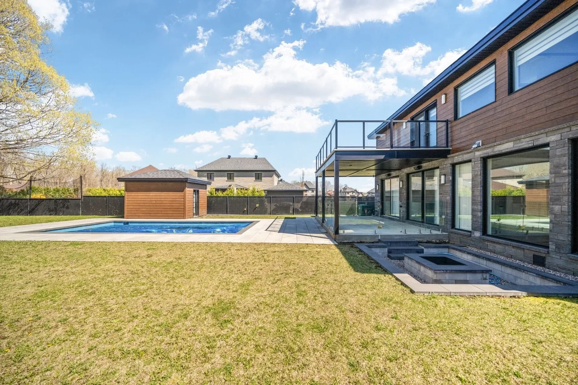 Exterior photo 10