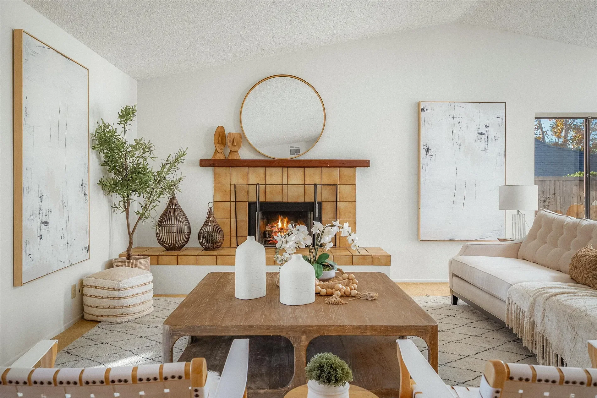 3706 Lincolnwood Drive, Santa Barbara, California, United States. - Photo 2