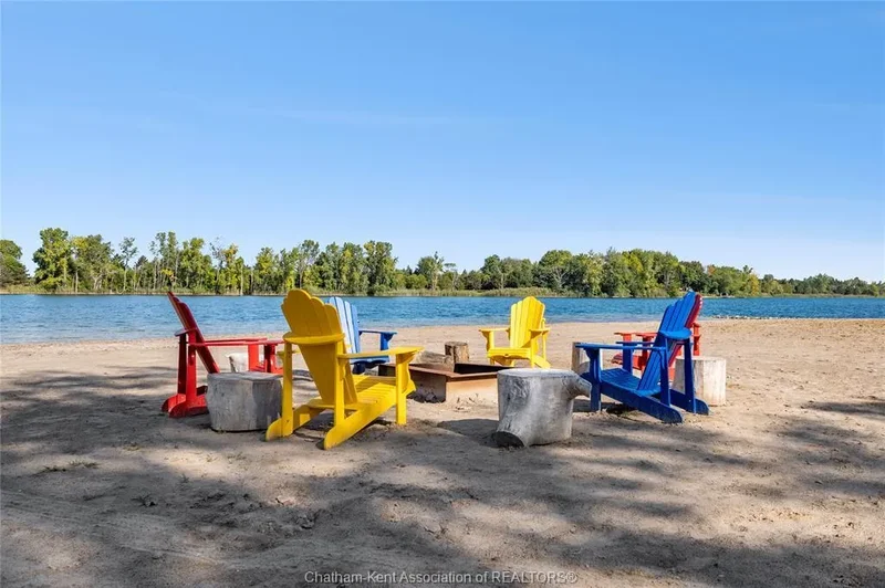 21640 Pinehurst Crescent, Chatham-Kent, ON N7M 5J3, Chatham, Ontario, Canada. - Photo 36
