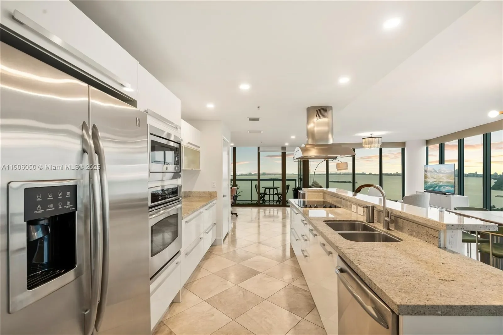 601 NE 36th St 2312, Miami, Florida, United States. - Photo 15