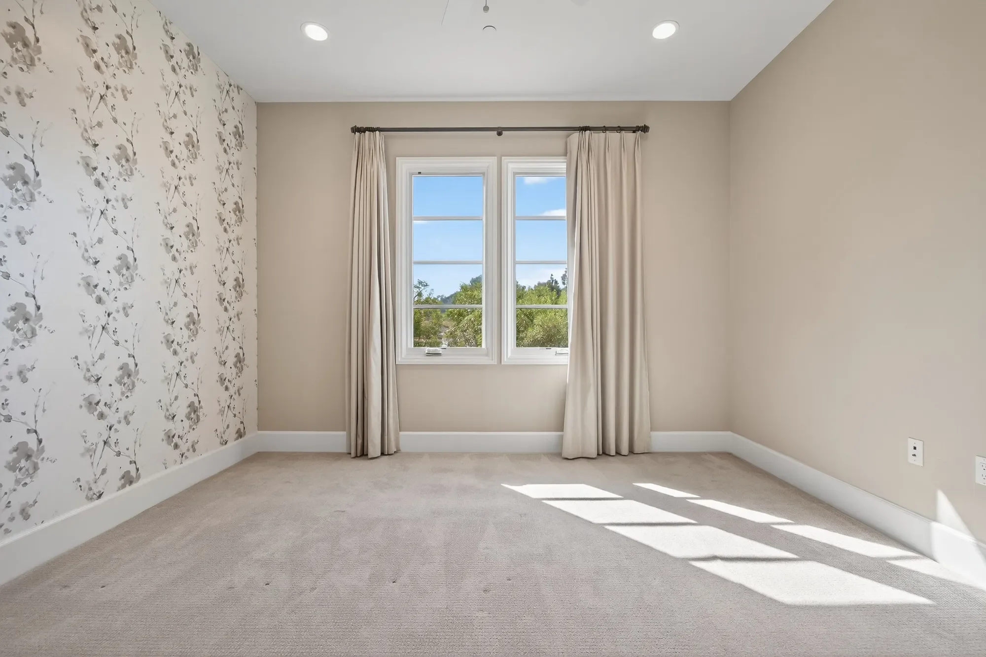 23500 Park Sorrento, H32, Calabasas, CA 91302, Hidden Hills, California, United States. - Photo 19