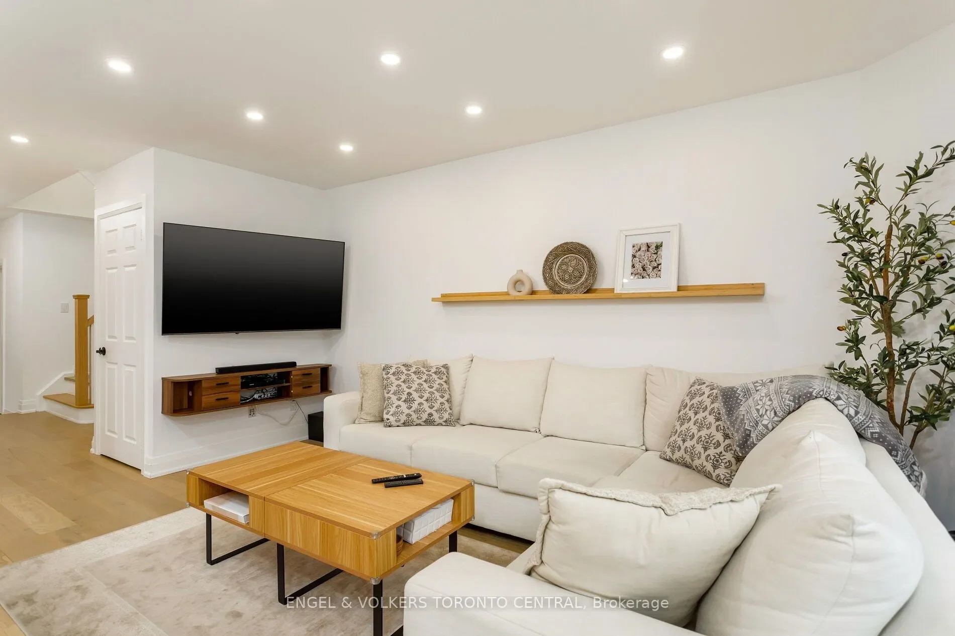 Gallery photo 8