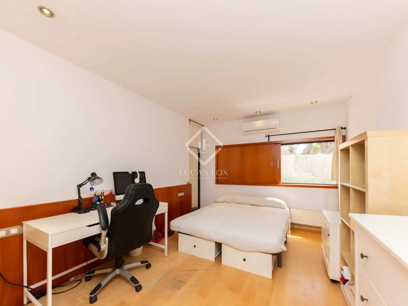 Gallery photo 12