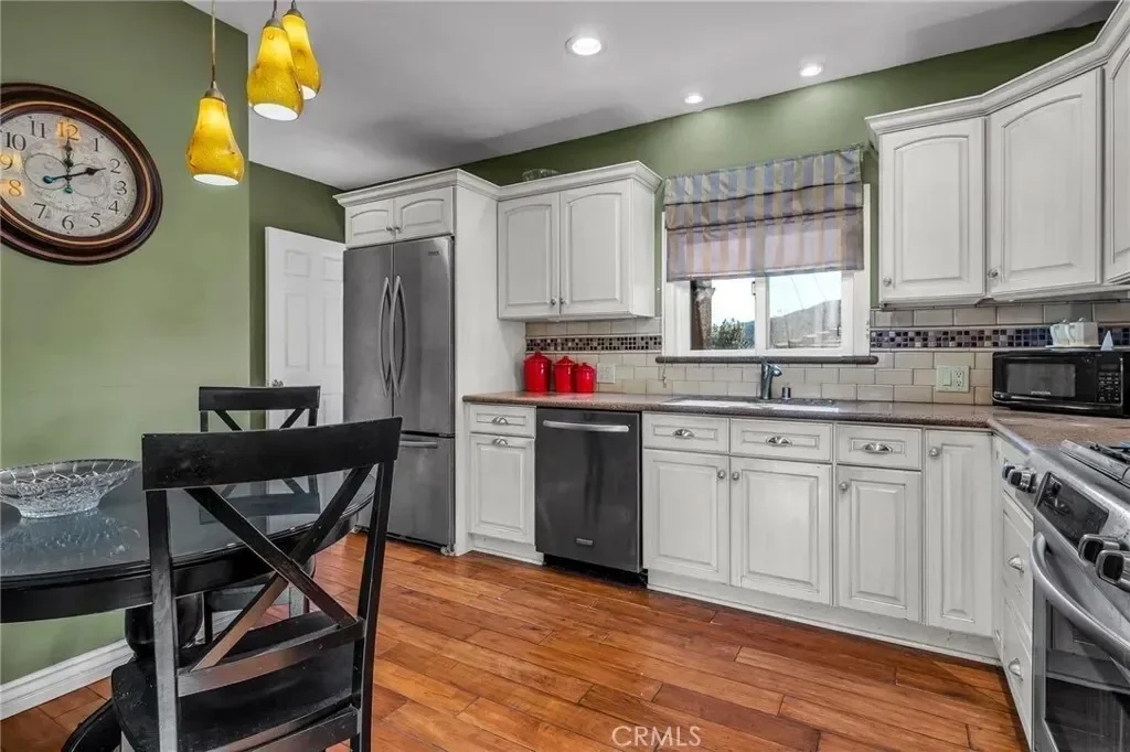 2544 Evelyn Street, La Crescenta-Montrose, California, United States. - Photo 8