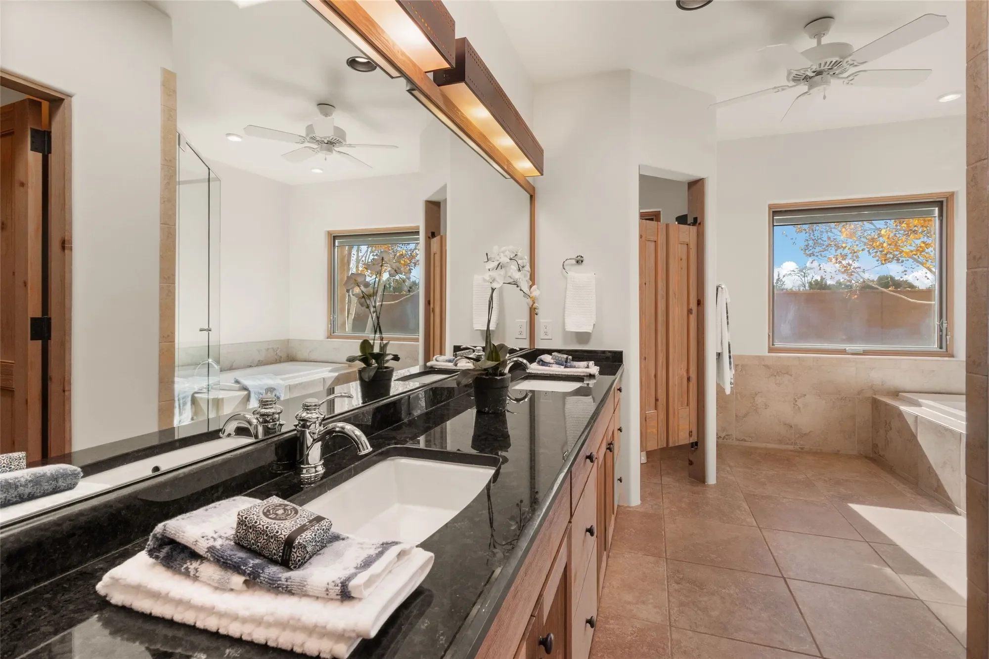 36 Paseo Aragon, Santa Fe, NM 87506, Santa Fe, New Mexico, United States. - Photo 11