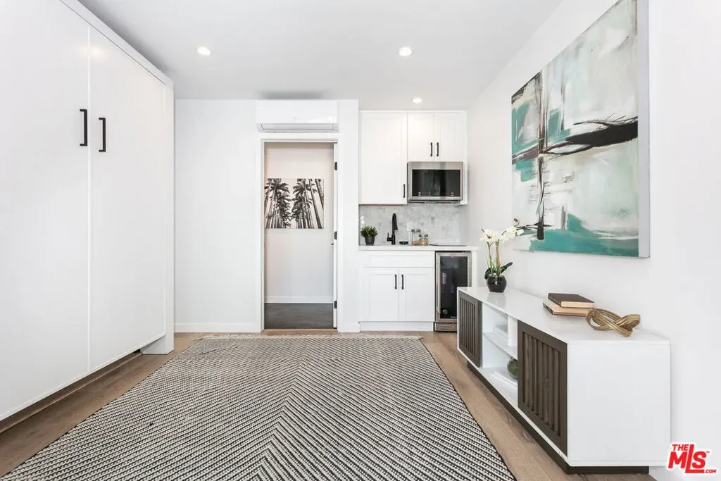 732 N Cherokee Avenue, Los Angeles, California, United States. - Photo 7