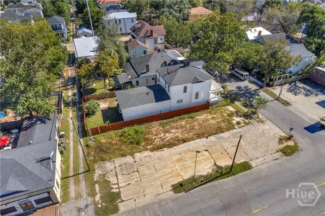 Single Family Residence in Savannah
