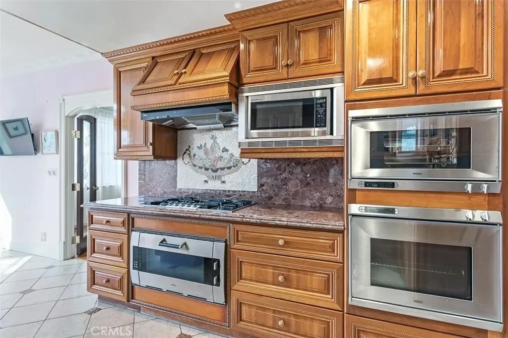 56 N Arroyo, Altadena, California, United States. - Photo 11