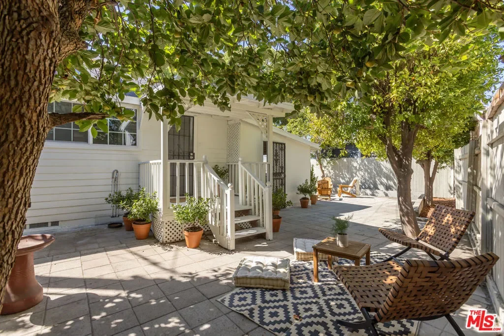 1945 Yosemite Drive, Los Angeles, California, United States. - Photo 25