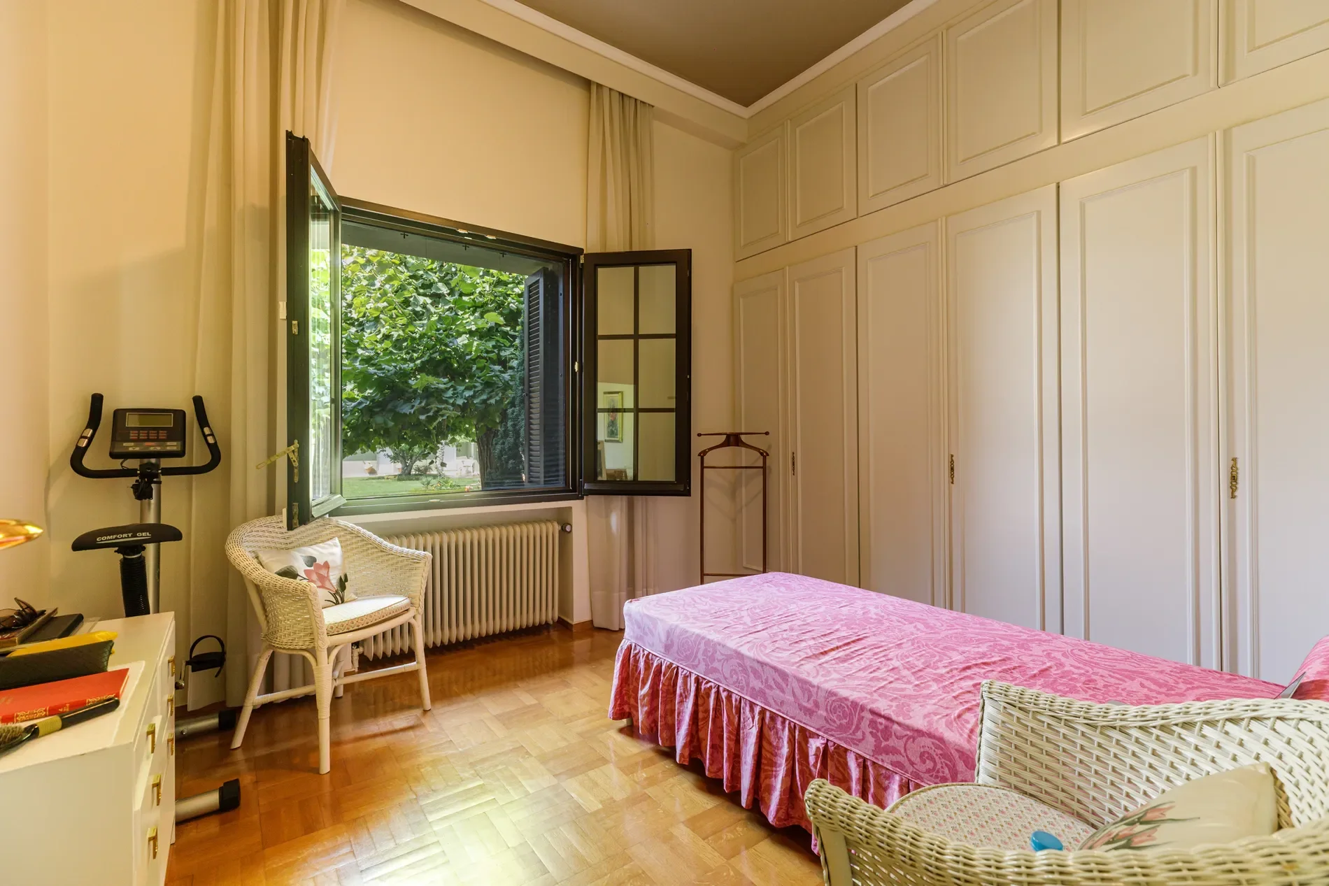 Gallery photo 2