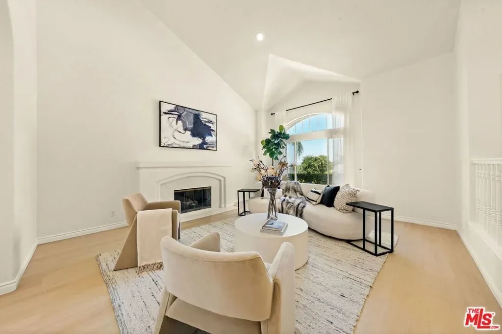 22248 Cairnloch Street, Hidden Hills, California, United States. - Photo 8
