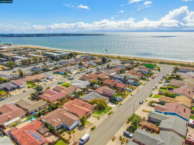 404 Coral Reef Rd, Alameda, California, United States. - Photo 30