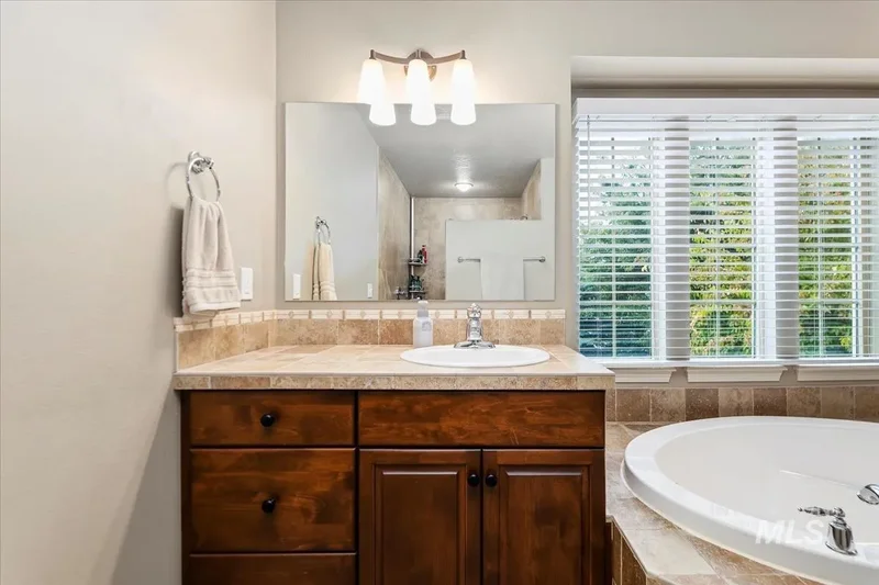 2452 W Astonte Drive, Meridian, ID 83646, Meridian, Idaho, United States. - Photo 10