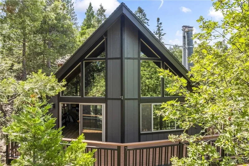 260 El Dorado Drive, Lake Arrowhead, CA 92352, Lake Arrowhead, California, United States. - Photo 1