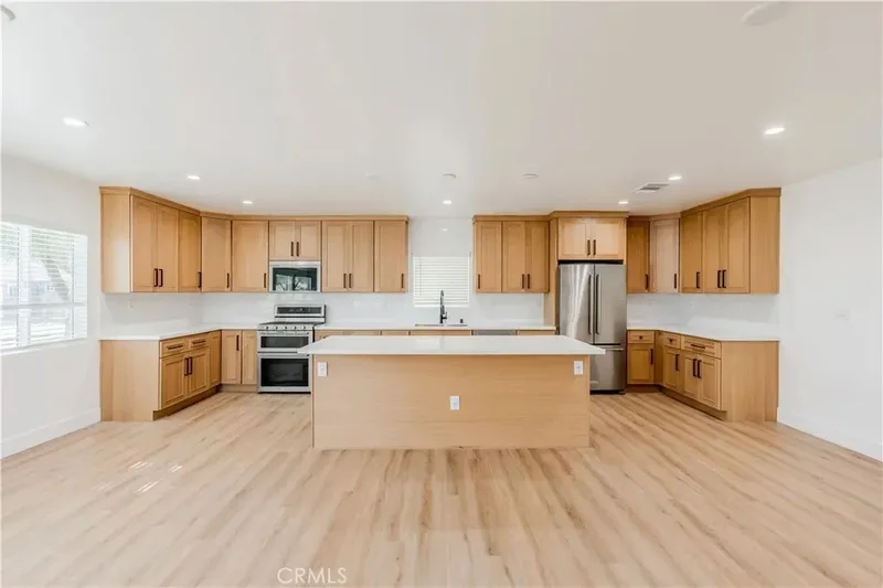 5503 Adenmoor, Lakewood, California, United States. - Photo 4