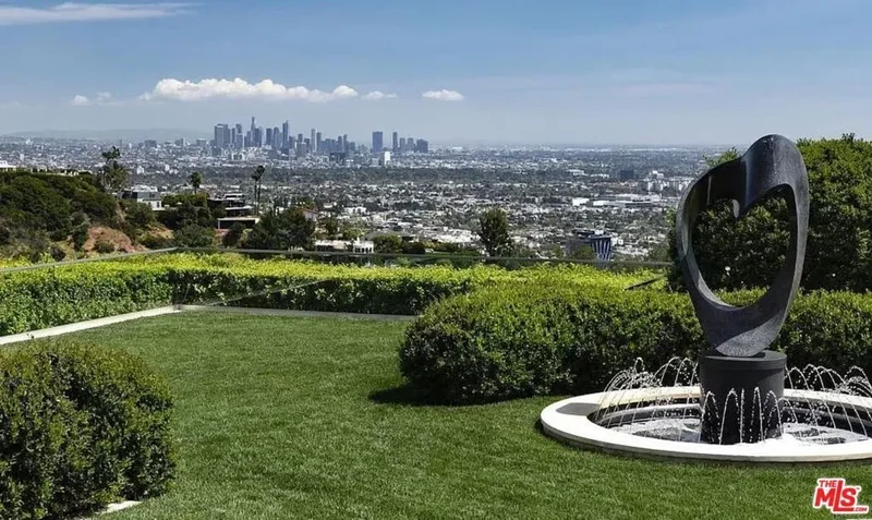 1500 Gilcrest Drive, Beverly Hills, California, United States. - Photo 4
