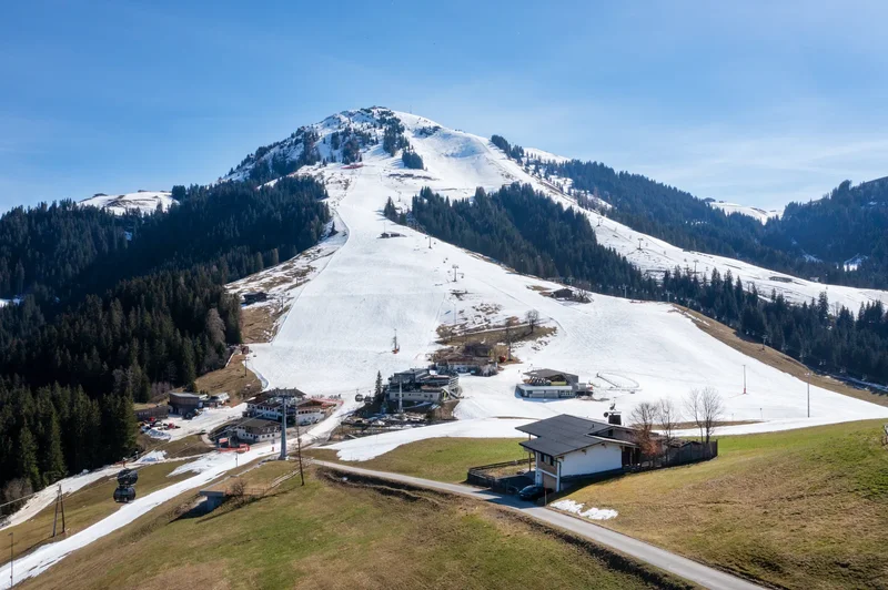 Exclusive Mountain Bliss With Vacation Residence For Individualists