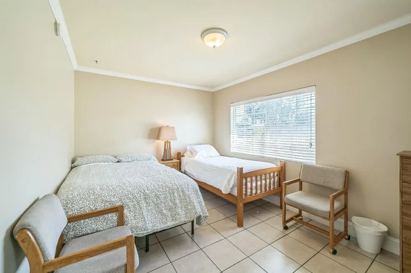 East Palo Alto, California, United States. - Photo 6