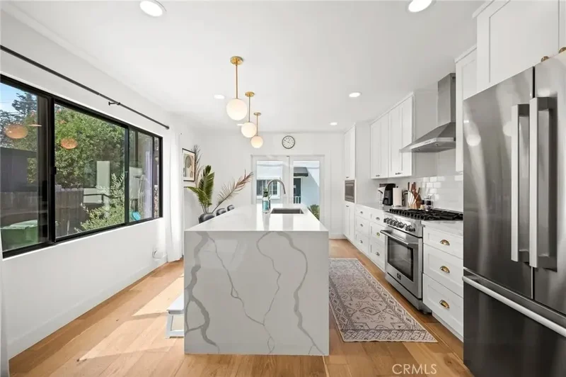 3345 Oakhurst Avenue, Los Angeles, California, United States. - Photo 2