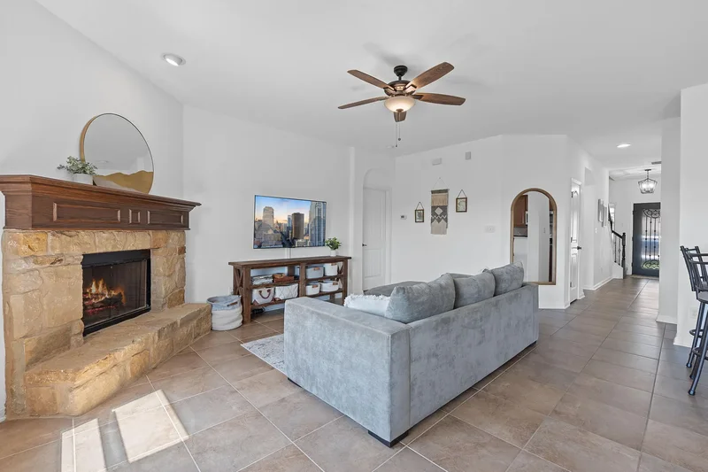407 Stone View Trail , Austin, TX 78737, Austin, Texas, United States. - Photo 18