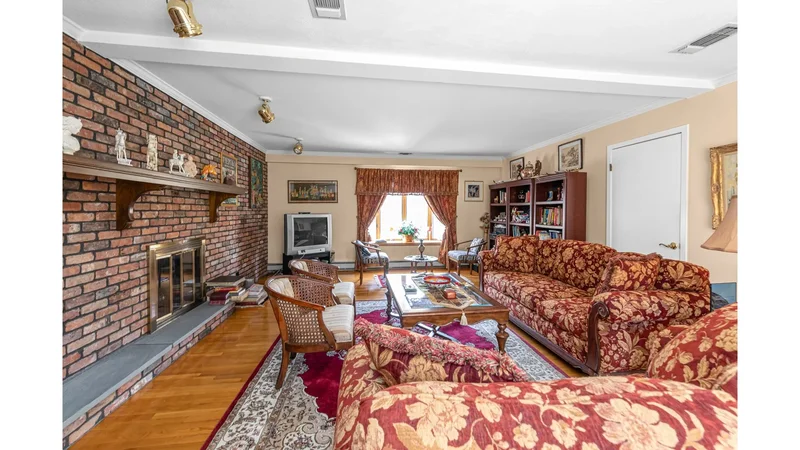 2 Coolidge Avenue, Old Brookville, New York, United States. - Photo 8