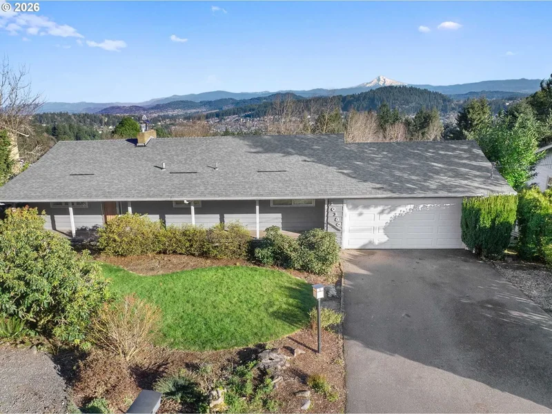 10180 SE CRESTHILL RD, Happy Valley, Oregon, United States. - Photo 2