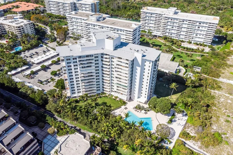 Stock Cooperative in Key Biscayne