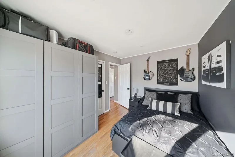 484 18th Street, West Babylon, New York, United States. - Photo 20