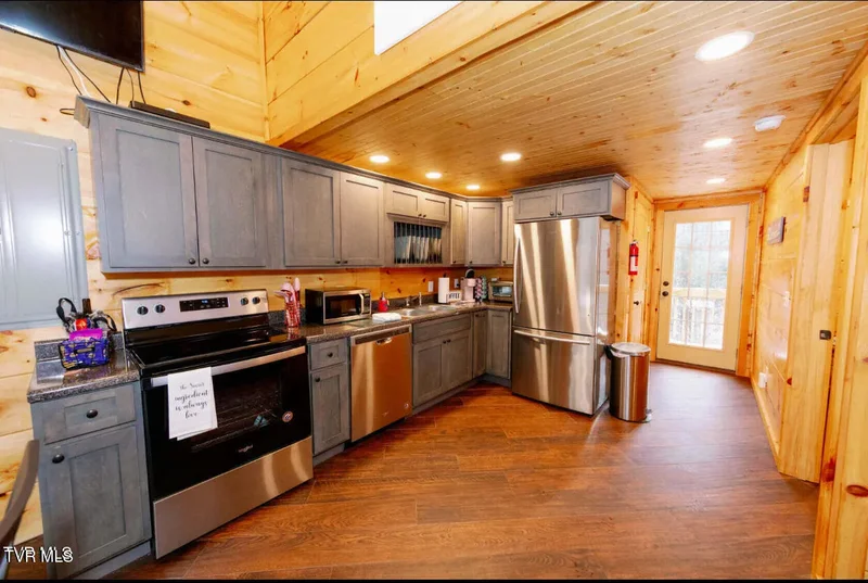 154 State Highway 143, Roan Mountain, TN 37687, Roan Mountain, Tennessee, United States. - Photo 55