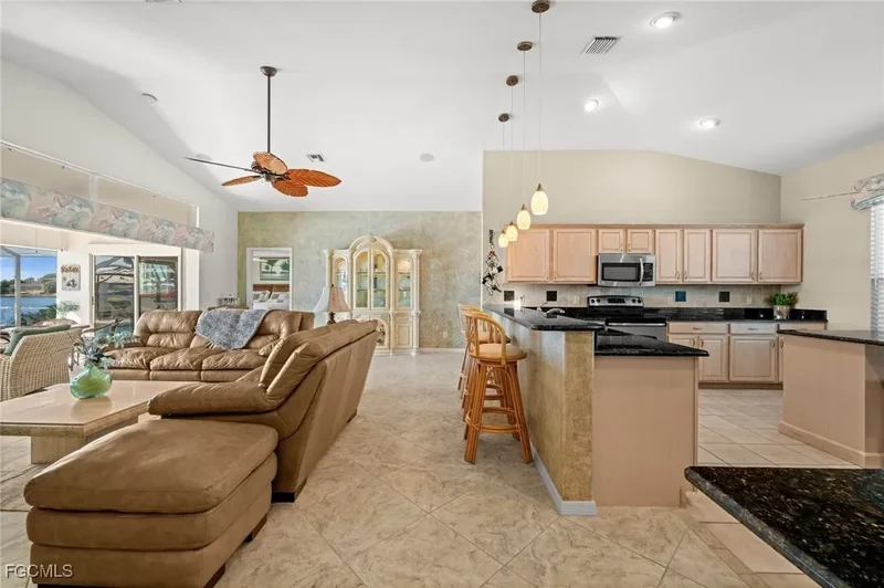 626 Cape Coral Parkway W, Cape Coral, FL 33914, Cape Coral, Florida, United States. - Photo 10