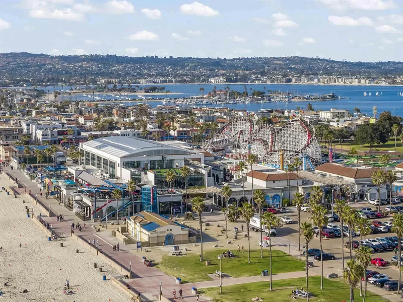 2999 Ocean Front Walk 2, San Diego, California, United States. - Photo 4