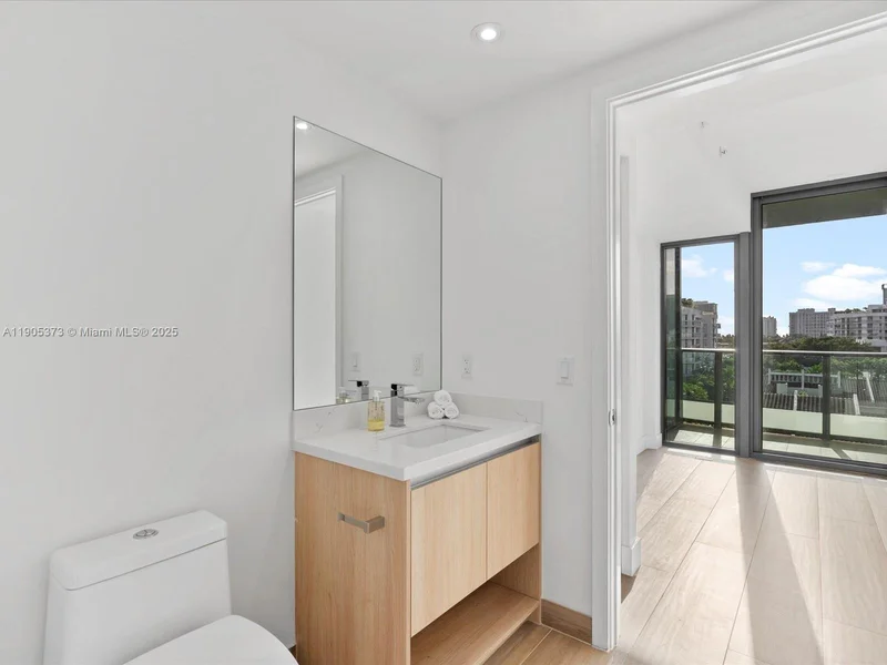 9901 W Bay Harbor Dr 605, Bal Harbour, Florida, United States. - Photo 32