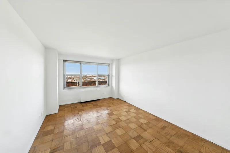 -11 QUEENS BLVD, New York, New York, United States. - Photo 18