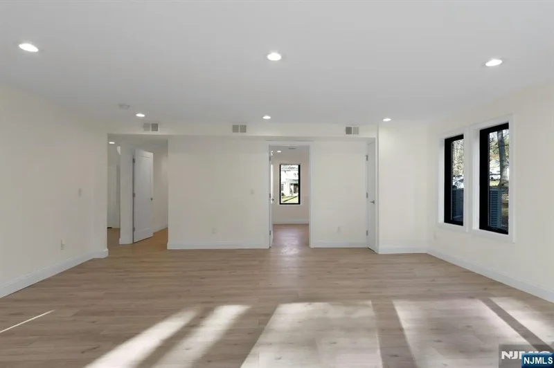 30 Sun Valley Road, Ramsey, NJ 07446, Ramsey, New Jersey, United States. - Photo 34