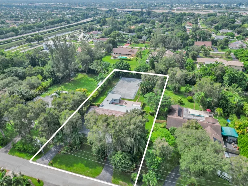11300 Shady Lane, Plantation, FL 33325, Davie, Florida, United States. - Photo 32