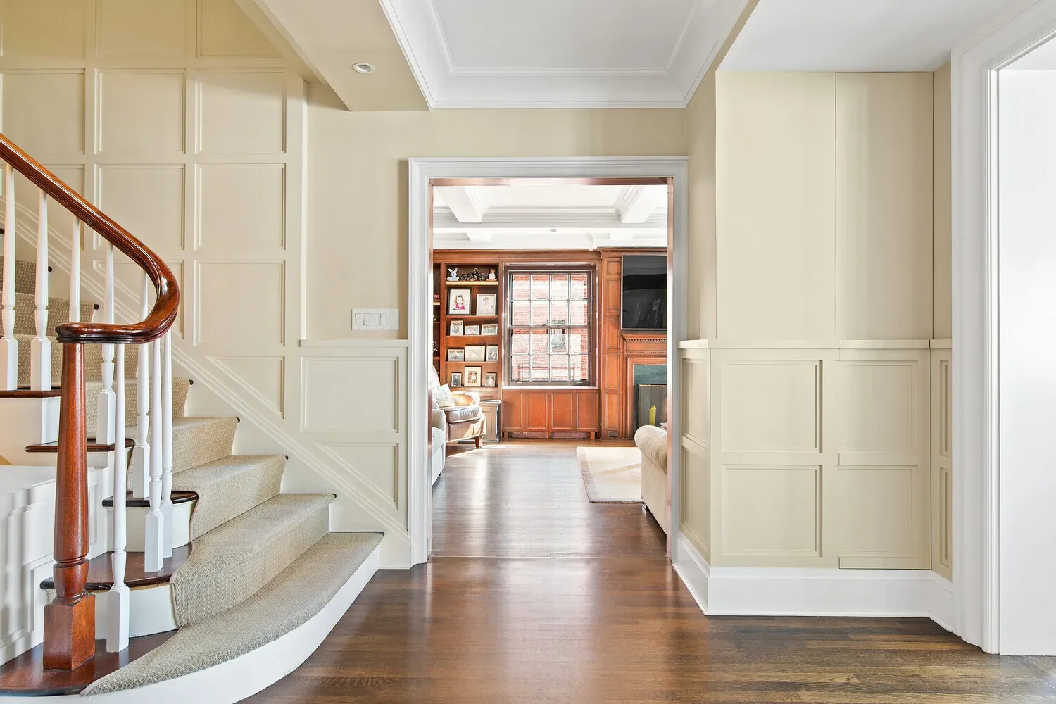333 East 68th Street                                         #PHC, New York, New York, United States. - Photo 2
