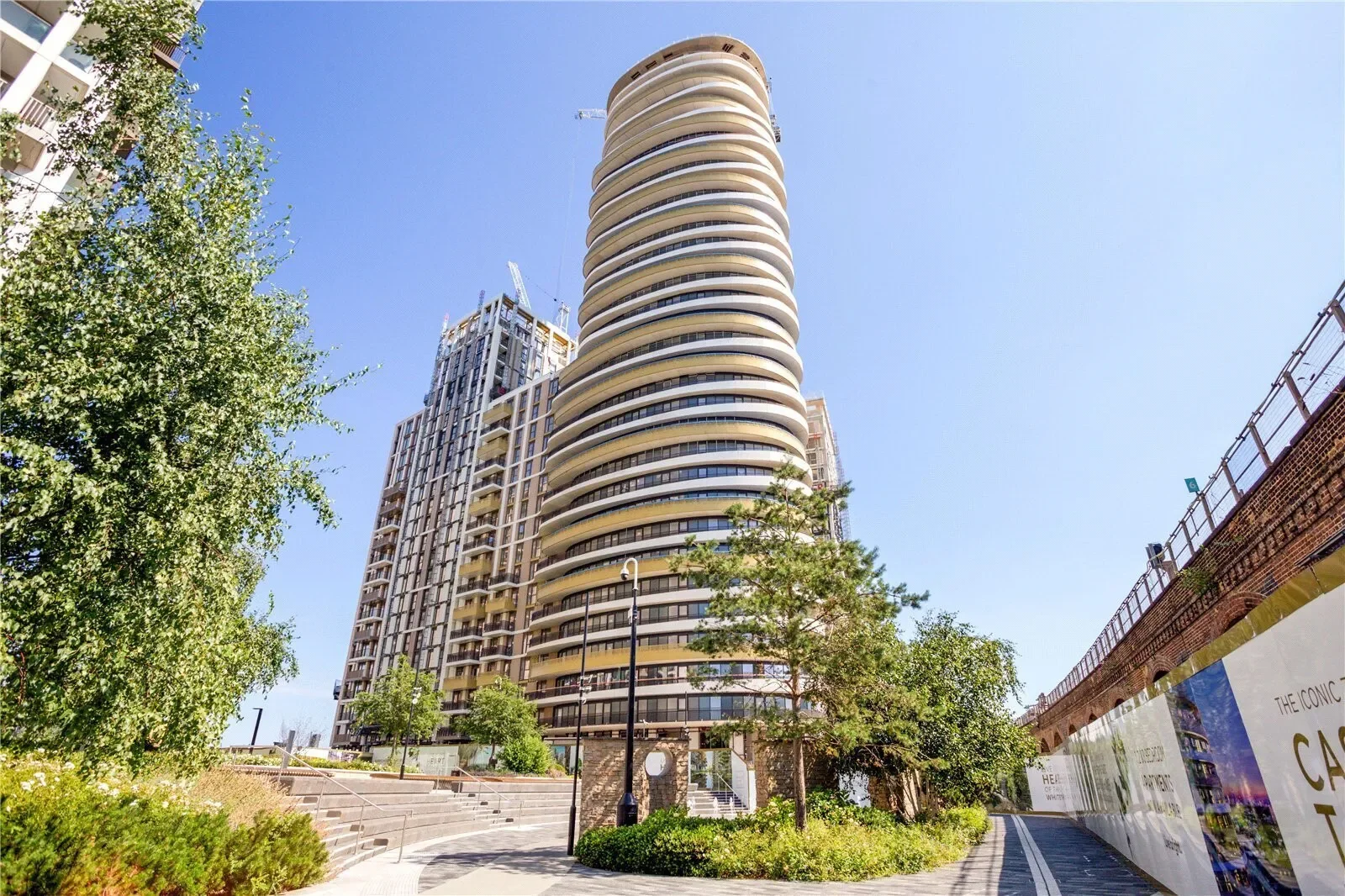 Exterior photo 6