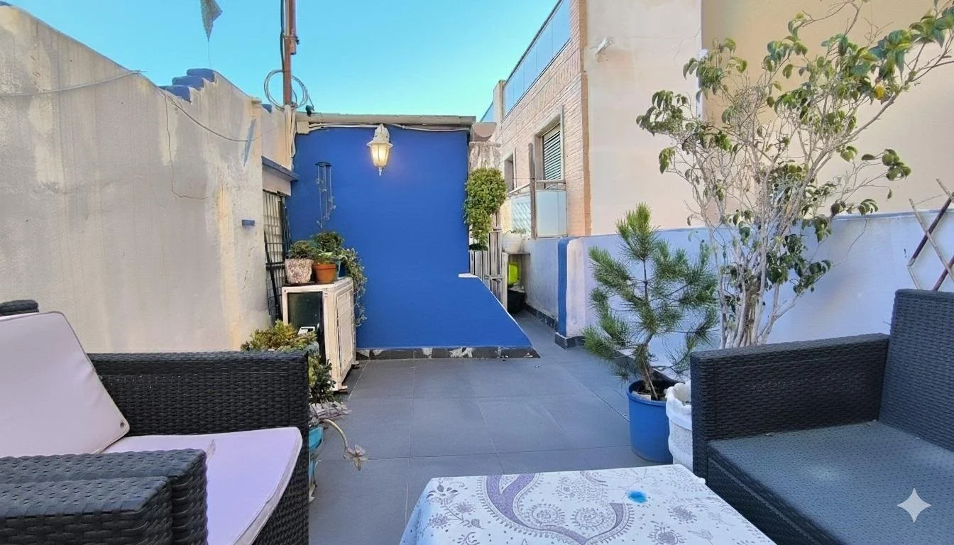 Exterior photo 2