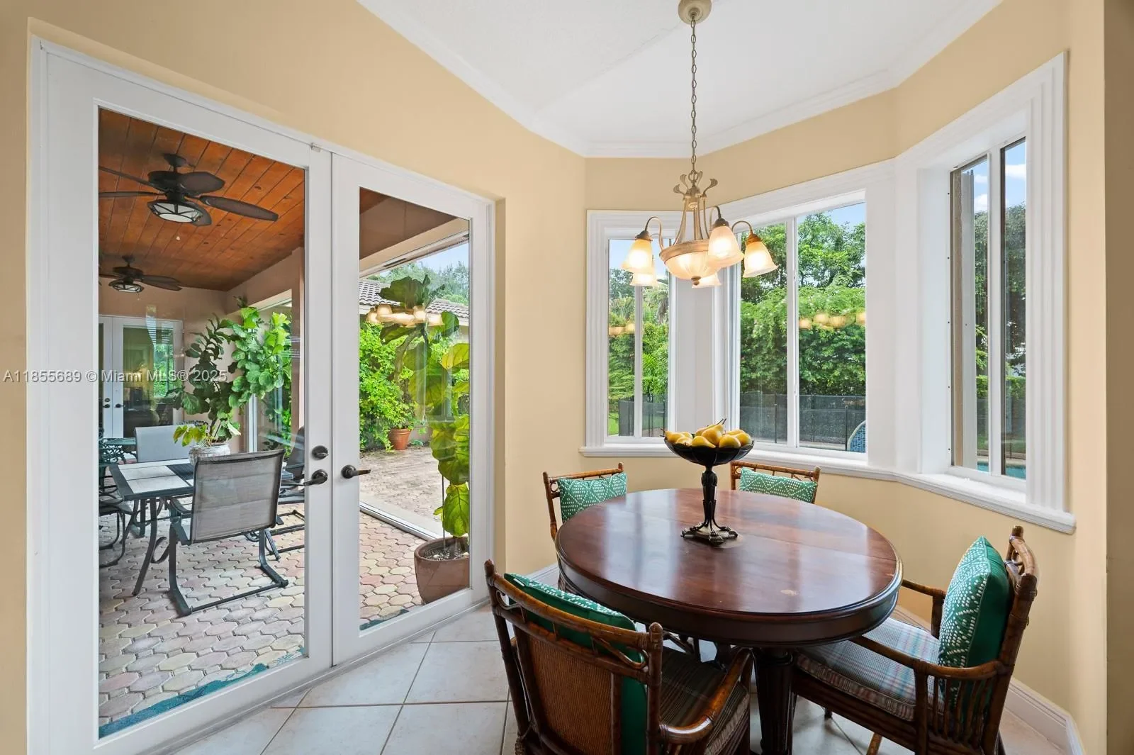 10621 SW 77th Ave, Coral Gables, Florida, United States. - Photo 11