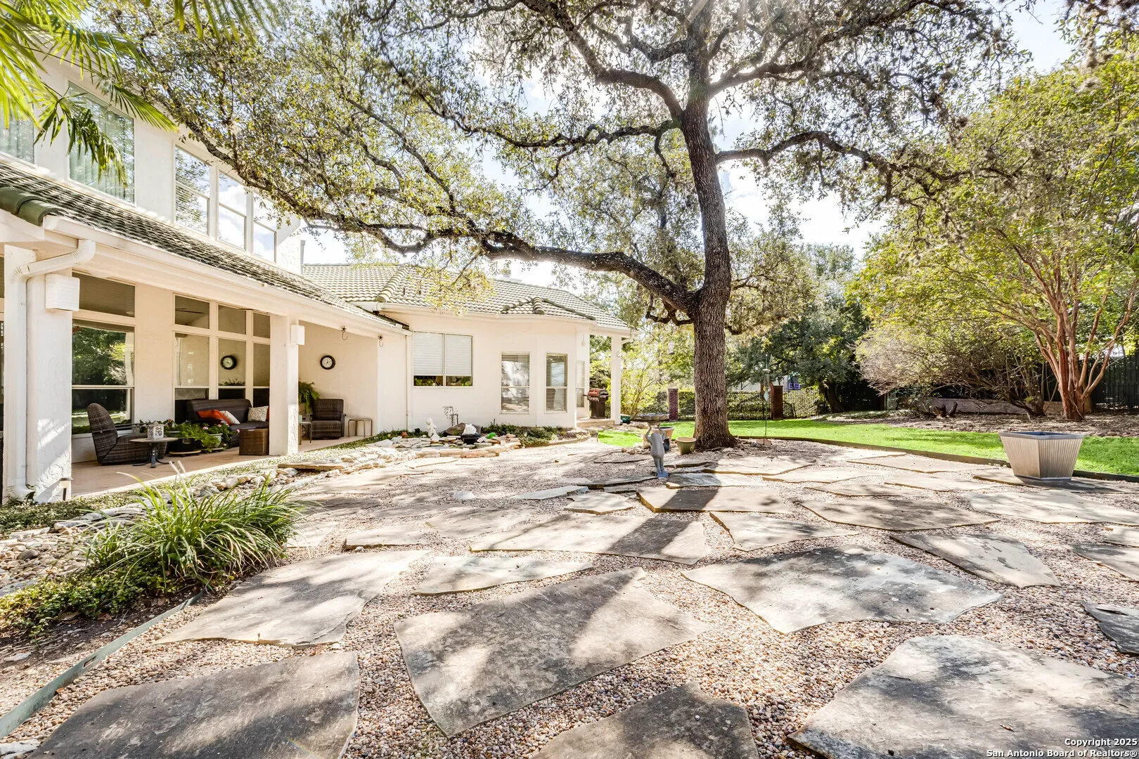 Exterior photo 11