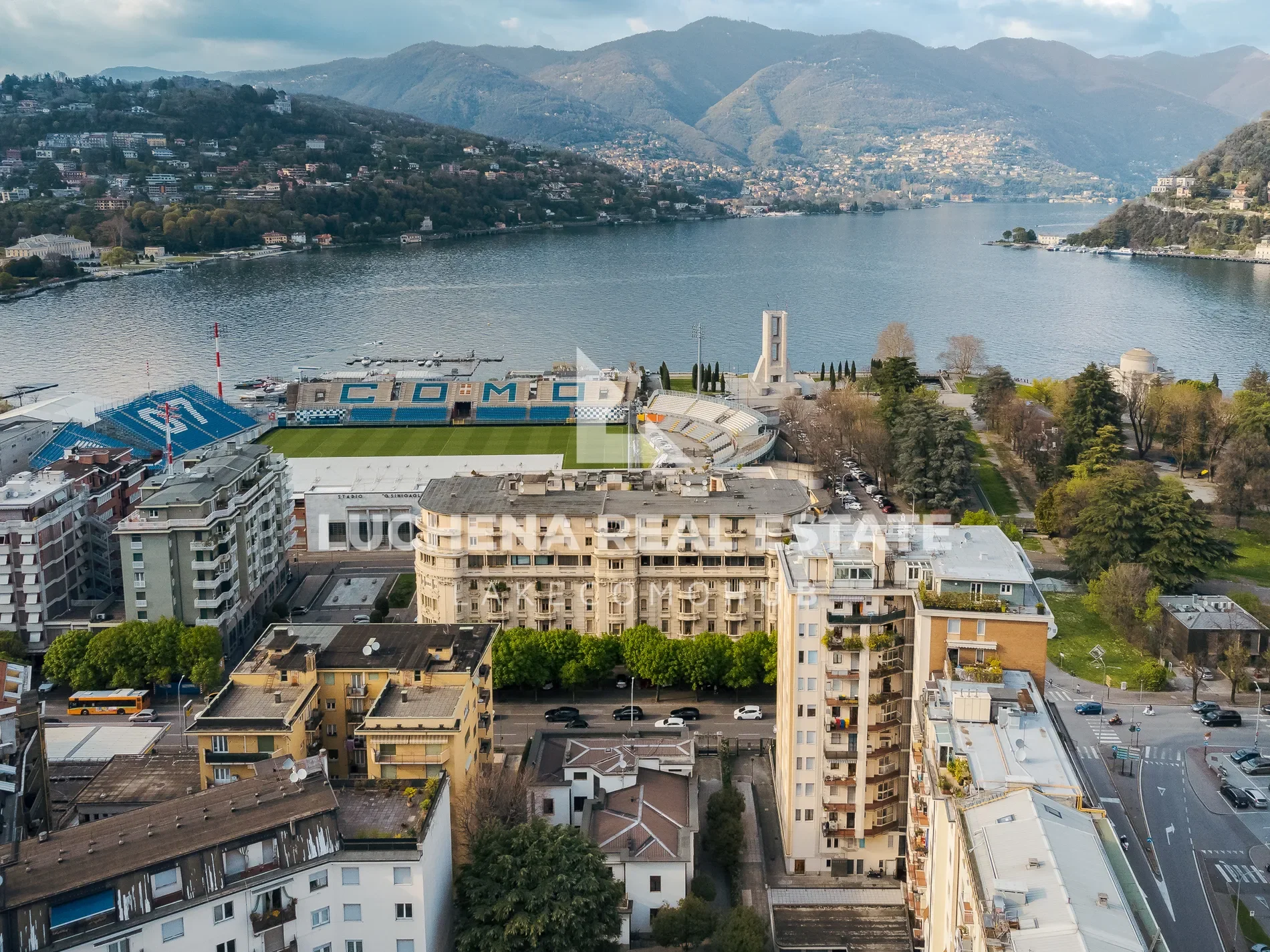 Elegant apartment with stunning lake view in Como