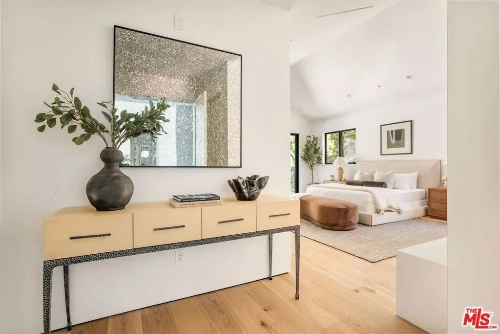 16815 Shileno Place, Los Angeles, California, United States. - Photo 16