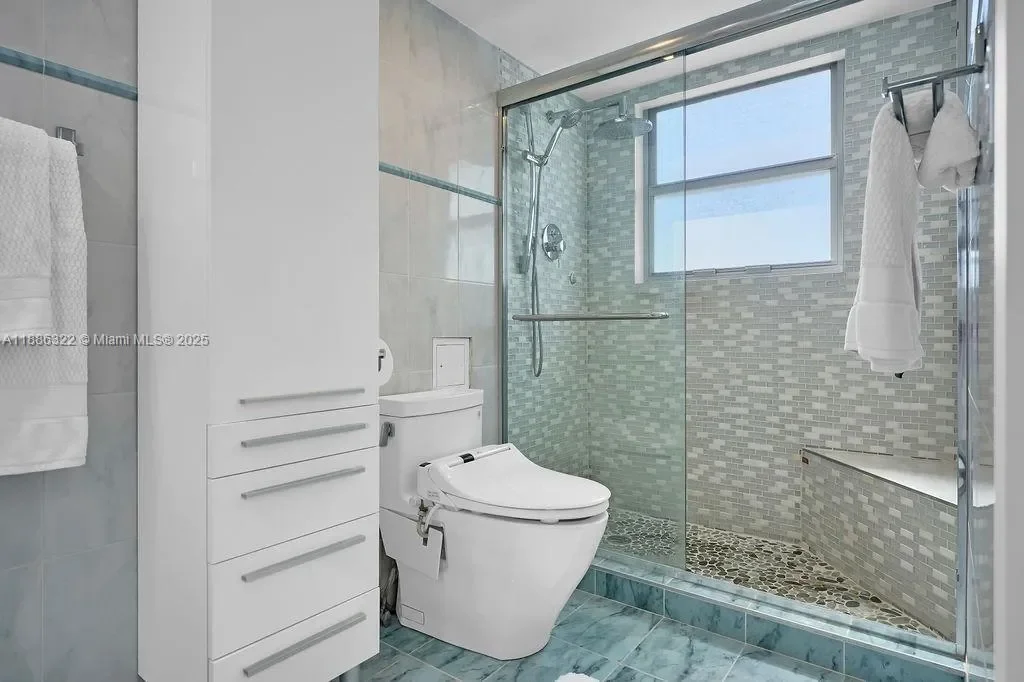 6039 Collins Ave 1126, Miami Beach, Florida, United States. - Photo 28